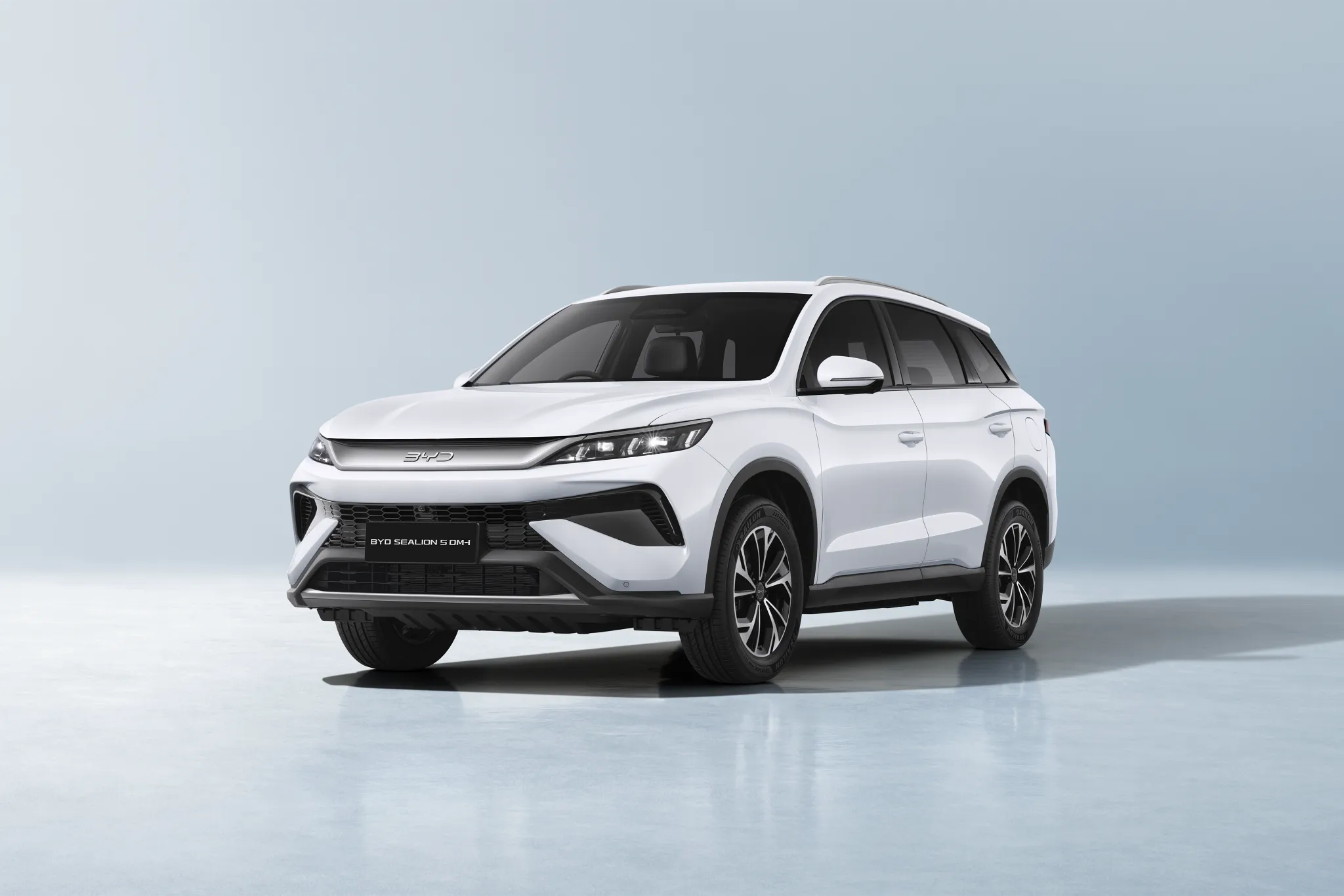 BYD Sealion 5 mở game giá rẻ trong phân khúc C-CUV hybrid