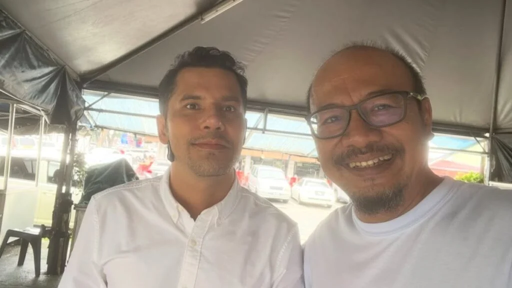 Ketika Pengusaha Terkenal Menjamu Selera di Warung Sederhana