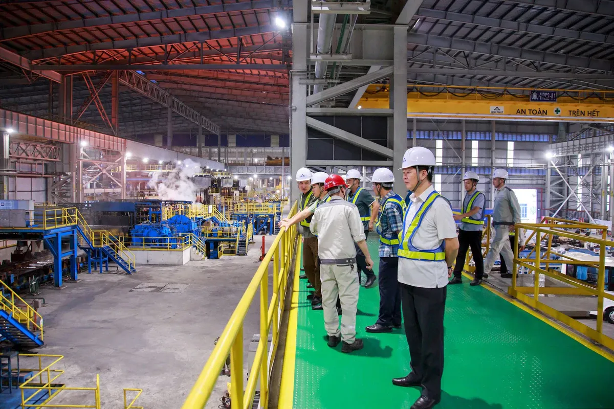 Nhà máy ray Hòa Phát Dung Quất tăng tốc, tiến gần mục tiêu làm chủ công nghệ ray