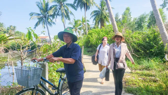 Những thách thức trong khám sức khỏe toàn dân ở các xã đảo