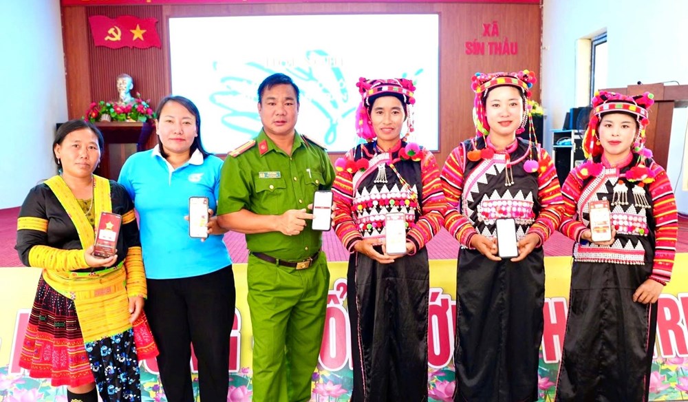 Từ Chi hội số đến độc lập tài chính: đường số hóa của phụ nữ nông thôn