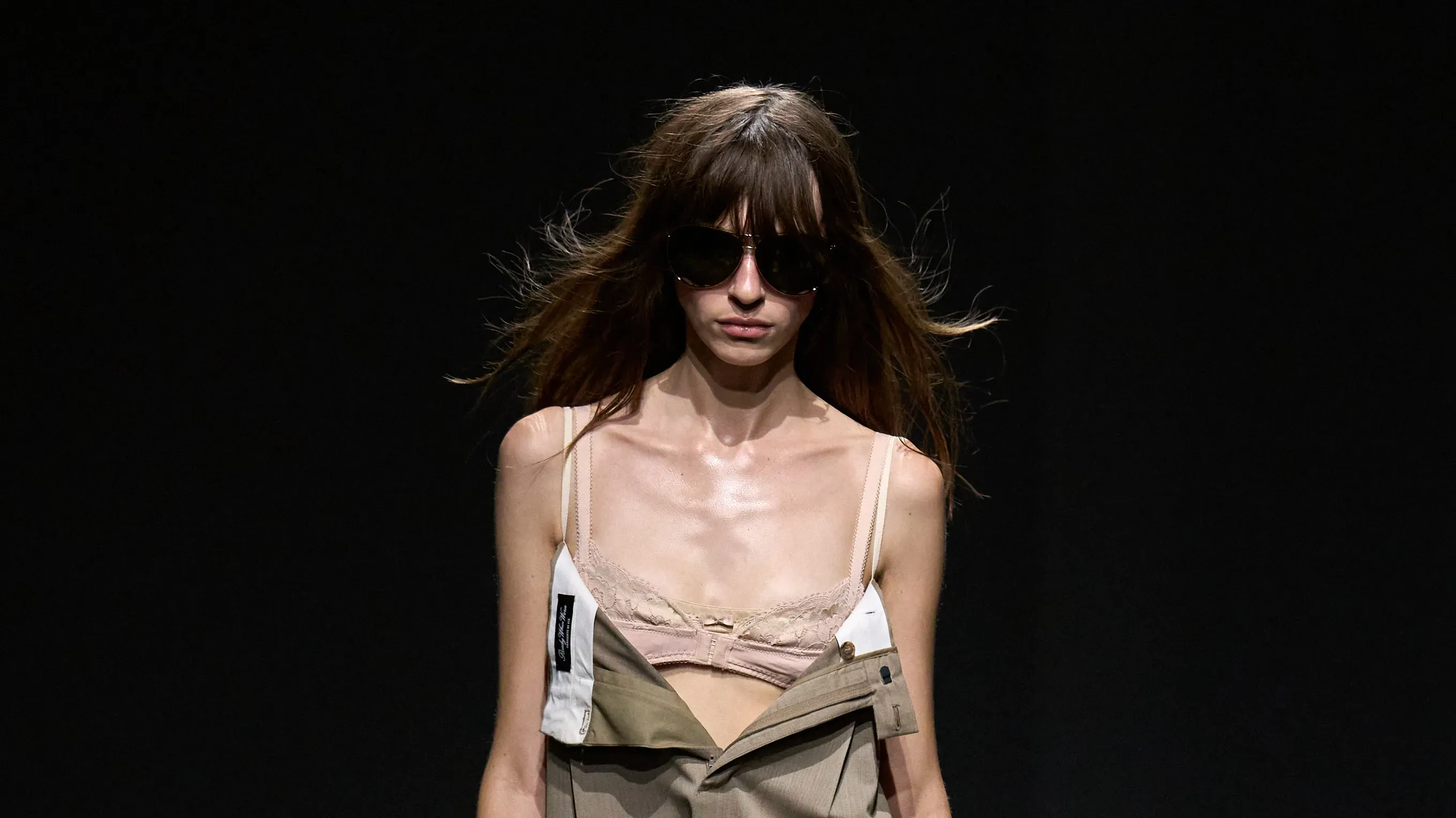 MM6 Maison Margiela: Khi quần áo được mặc không theo quy tắc