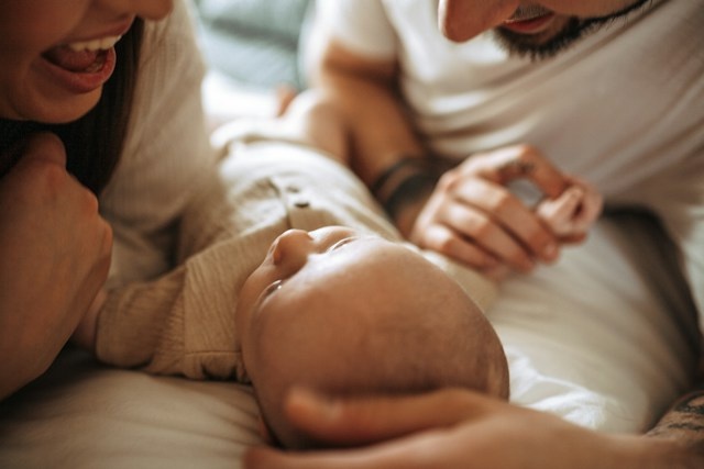 Những hiện tượng bình thường nhưng khiến cha mẹ hoảng hốt ở trẻ sơ sinh