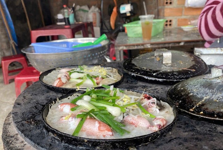 Từ 5.000 đến 20.000 đồng: Ăn sáng bình dân ngoài Hà Nội