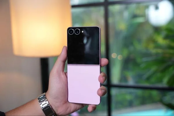 Tối ưu màn hình phụ Galaxy Z Fold8 với widget One UI 9