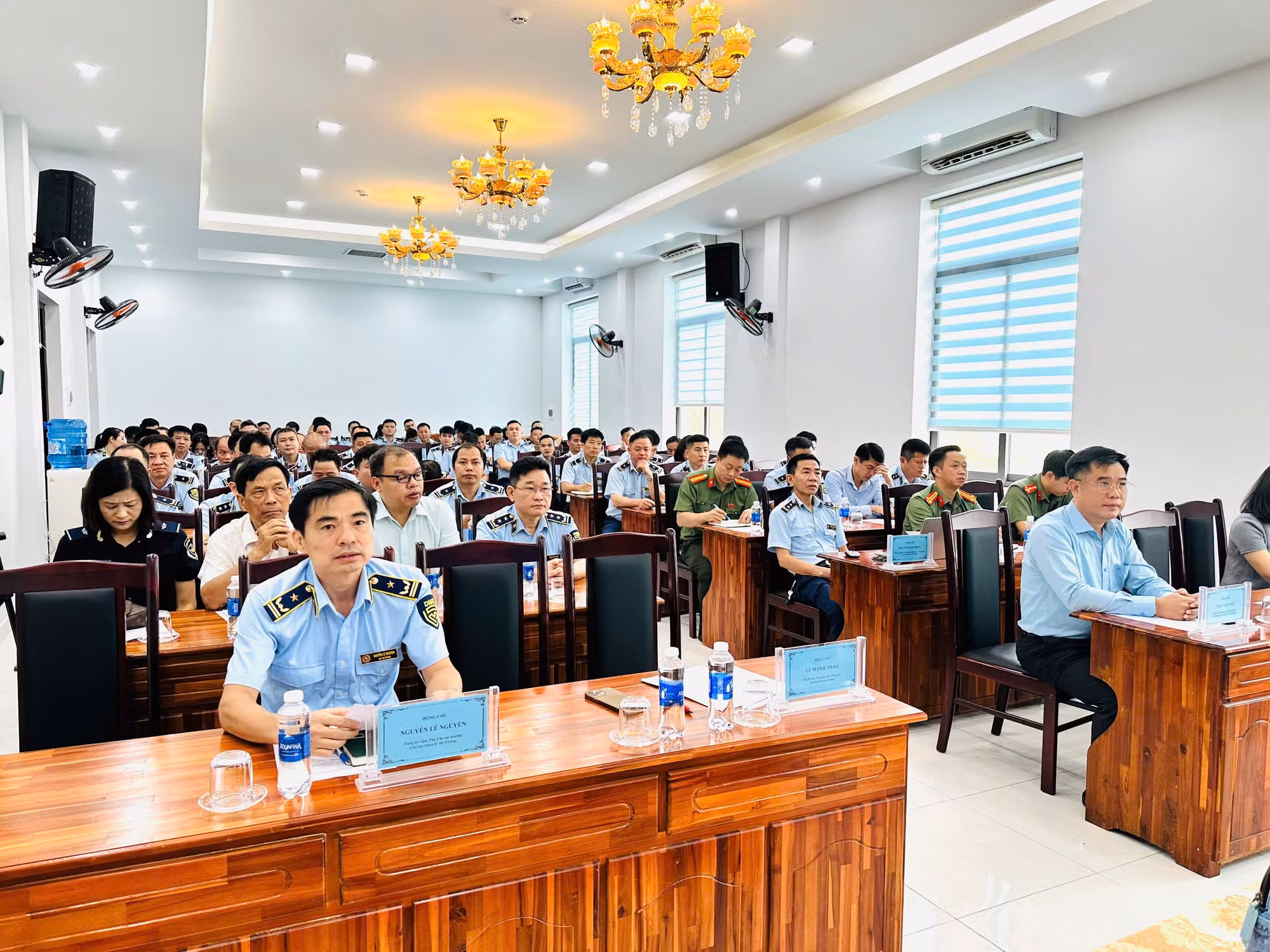 Hàng giả mỹ phẩm ngày càng tinh vi: Đừng tin vào vỏ hộp