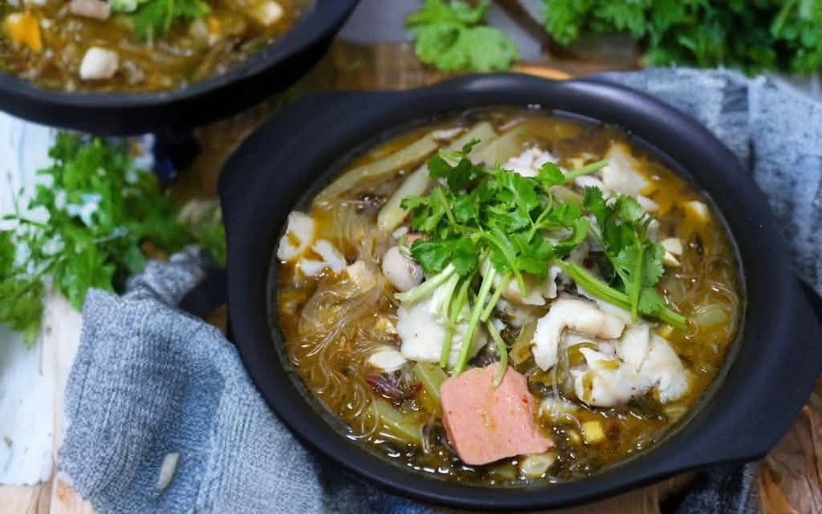 Biến nồi canh chua thành món chủ đạo của bữa cuối tuần