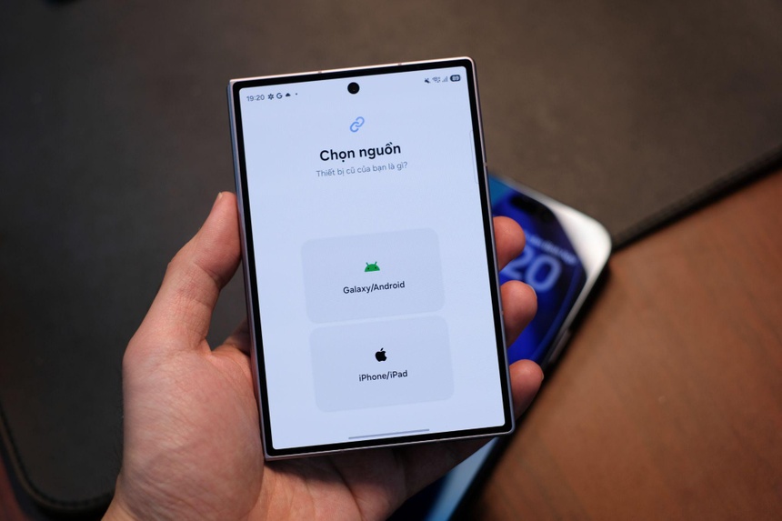 Tối ưu màn hình ngoài Galaxy Z Fold 8 để hạn chế mở gập