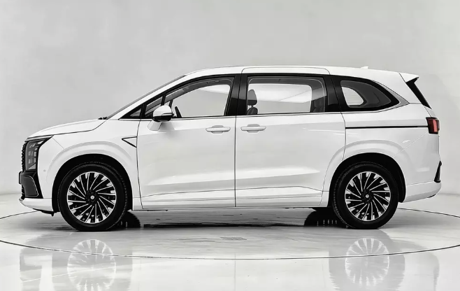 Hyundai Custin lộ diện với thiết kế MPV mới, quyết đấu Kia Carnival