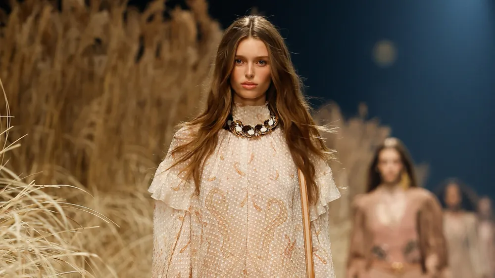 Bộ sưu tập Xuân Ready-to-Wear: nữ tính, boho và tối giản