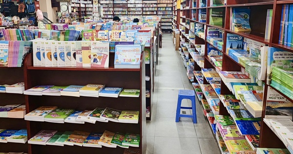 Thiếu sách giáo khoa cục bộ: từ dự báo đến chuỗi cung ứng