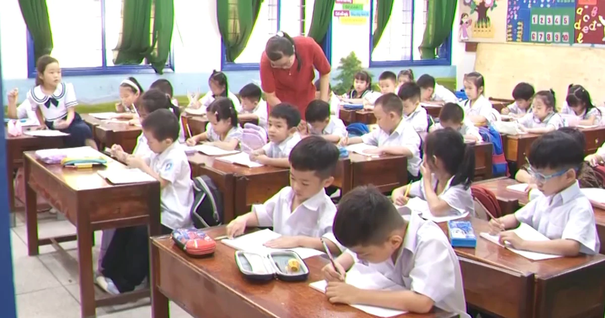 Siêu trường 10.500 học sinh ở Nha Trang: quản lý khổng lồ, trọng tâm vẫn phải là học sinh