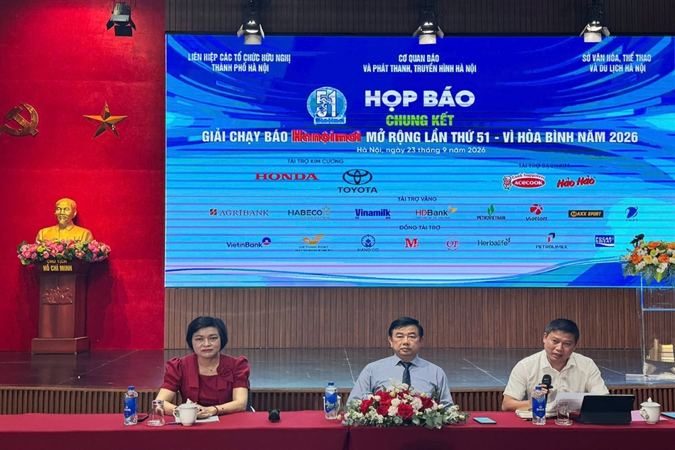 Chung kết Giải chạy Báo Hà Nội Mới: Hơn 5.000 bước chạy vì hòa bình bên Hồ Hoàn Kiếm
