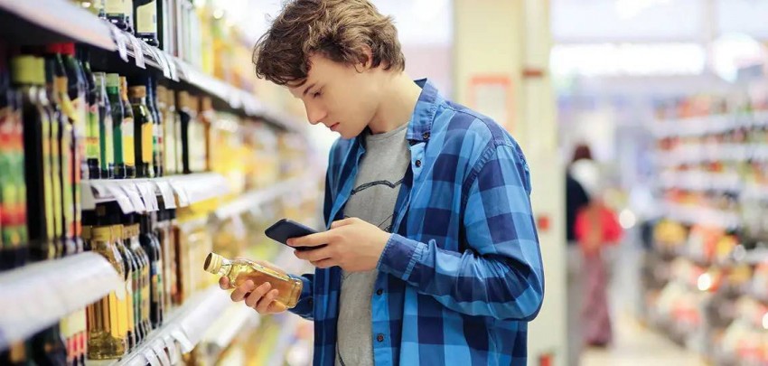 Gen Z kiếm nhiều hơn nhưng lo lắng hơn: Nghịch lý tài chính thời mạng xã hội