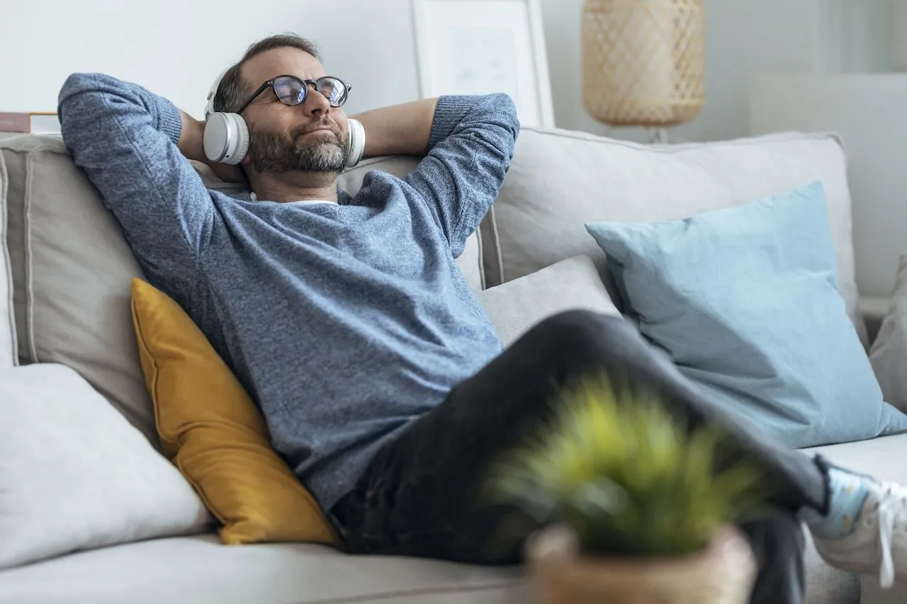 Snapdragon Sound Elite Gen 2: AI làm lại tai nghe chống ồn cho dân đi làm