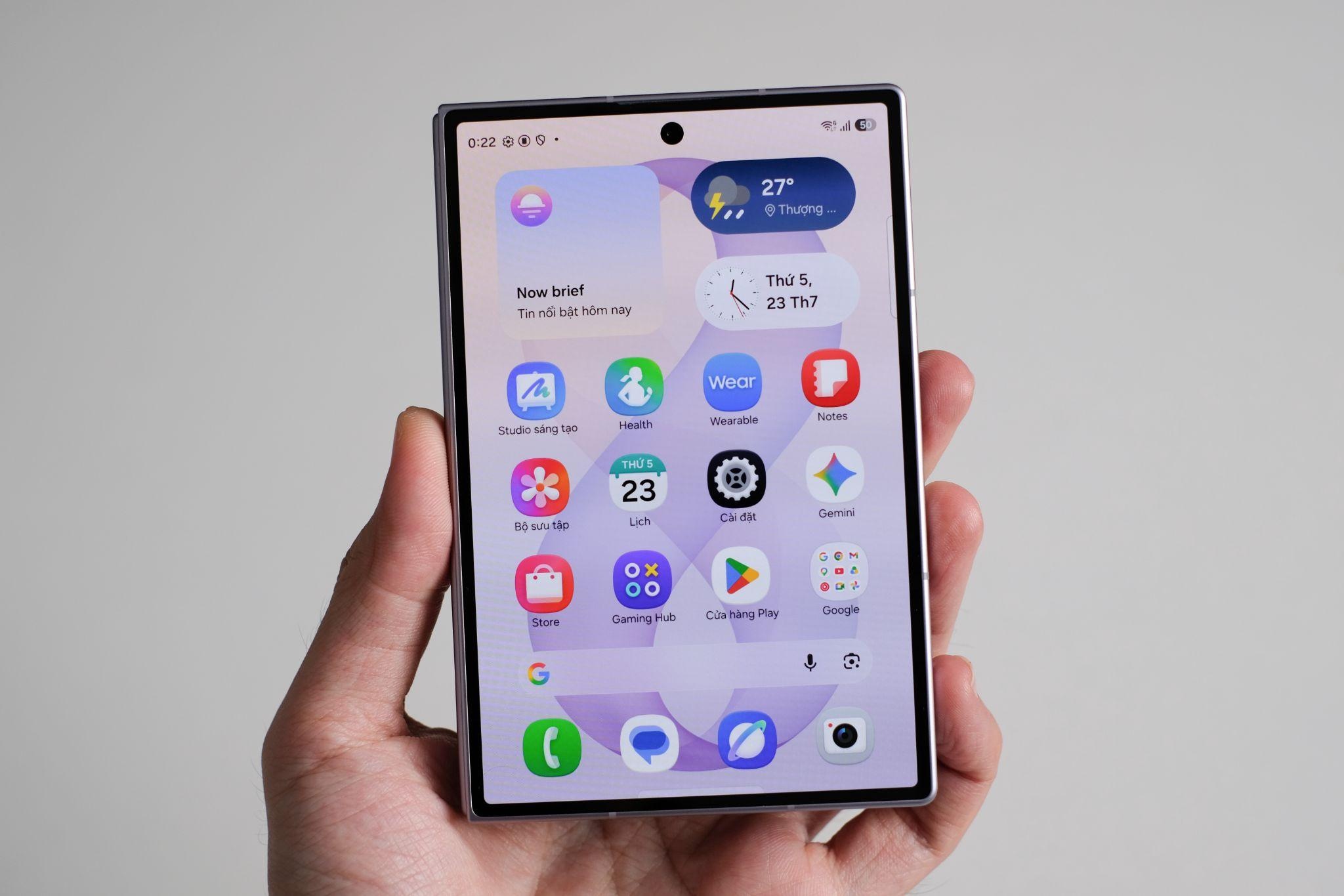 Tối ưu màn hình ngoài Galaxy Z Fold 8 để hạn chế mở gập