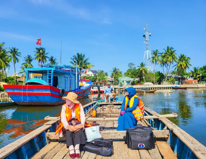 Những thách thức trong khám sức khỏe toàn dân ở các xã đảo