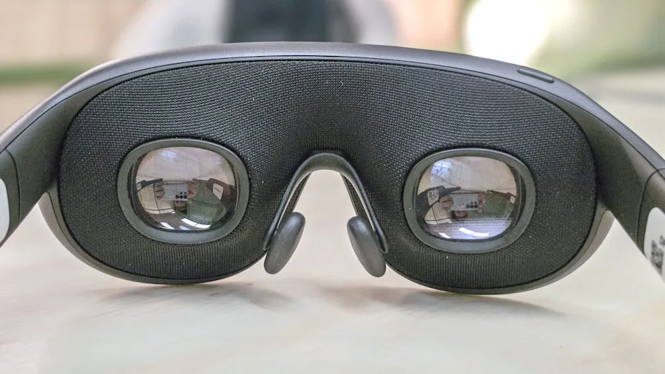 Meta VR Glasses 100g vs Apple Vision Pro: Chọn kính VR cao cấp nào?