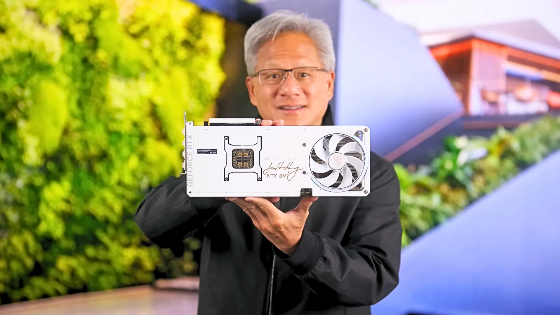 RTX 5090 Bán Hết Chỉ Trong Vài Giờ: Cơn Khát Card Đồ Họa Flagship
