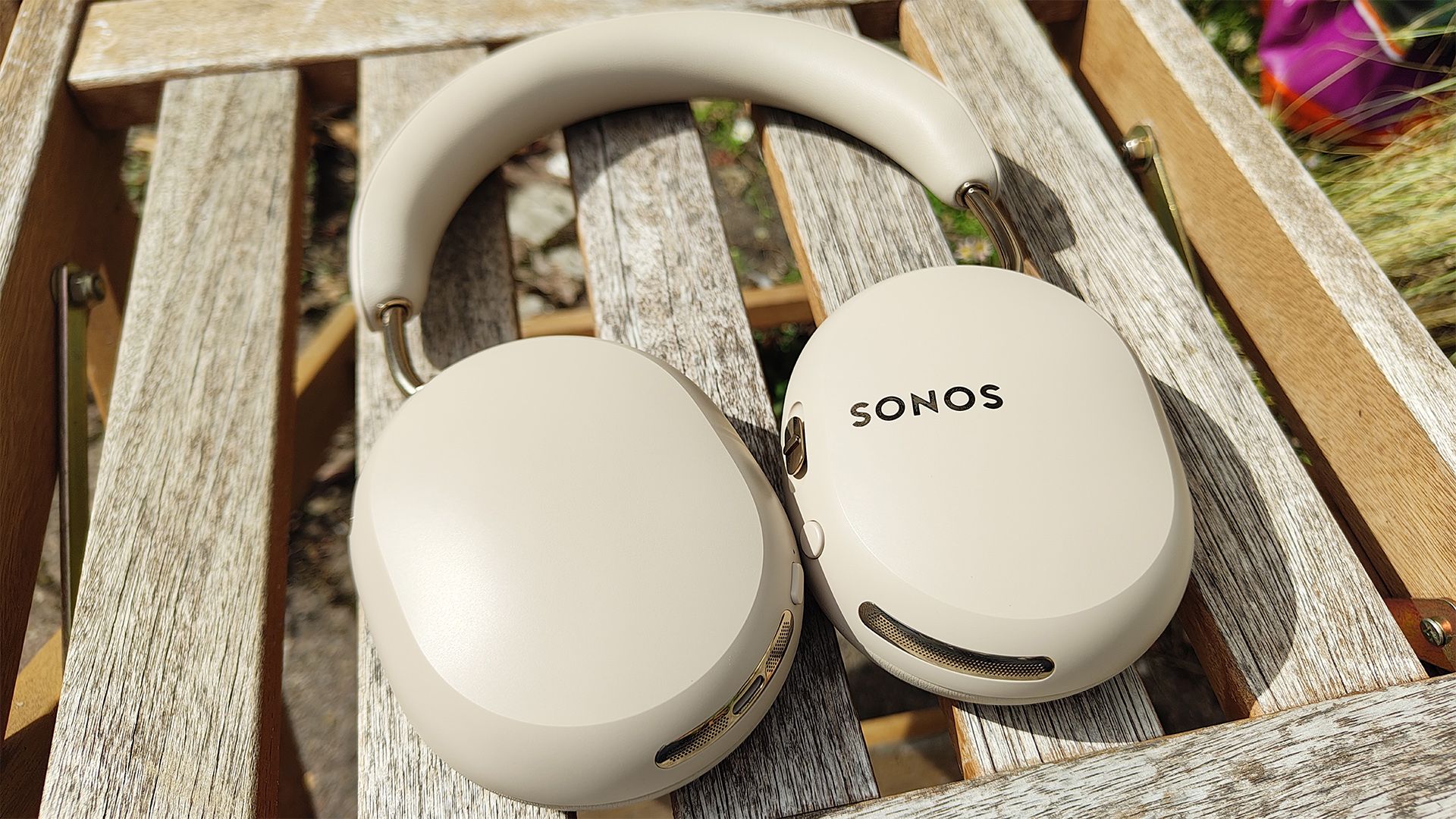 Sonos Ace Ultra vs Sony WH-1000XM6: lựa chọn tai nghe chống ồn cao cấp cho người đi làm