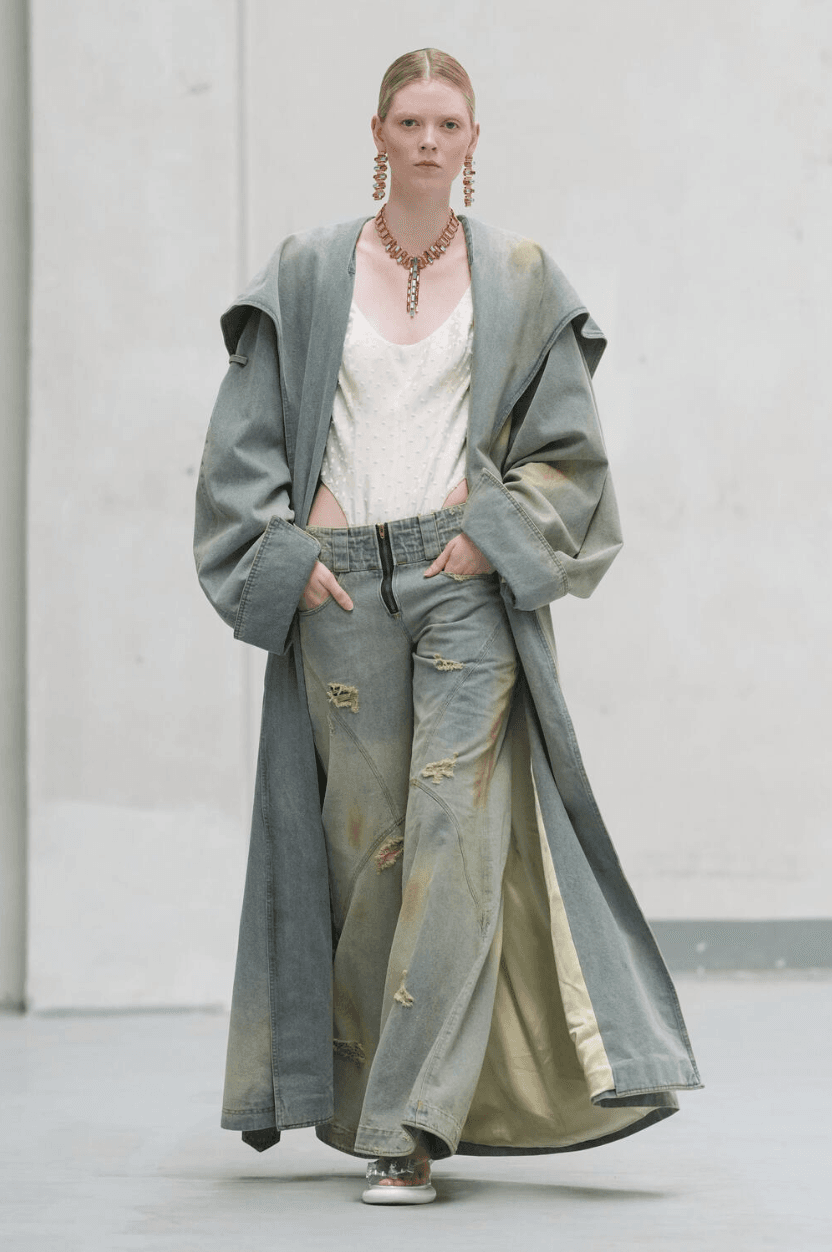 Phan Đăng Hoàng tái hiện cổ tích Tấm Cám trên sàn diễn Milano Fashion Week với 40 thiết kế độc đáo
