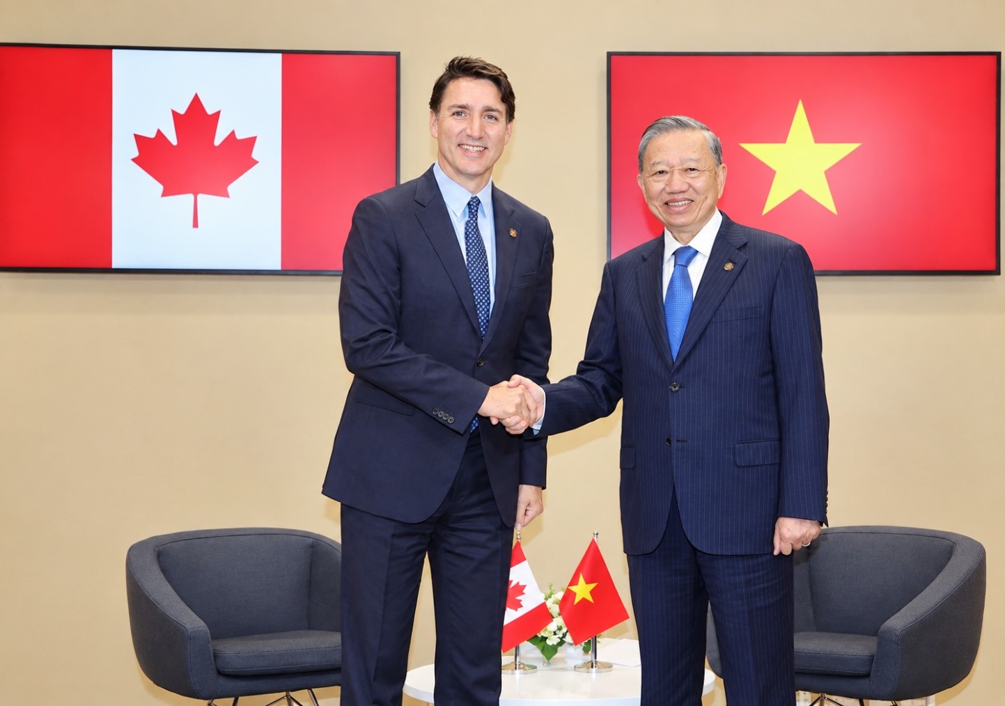 Quan hệ Việt Nam Canada: từ thương mại đến năng lượng công nghệ