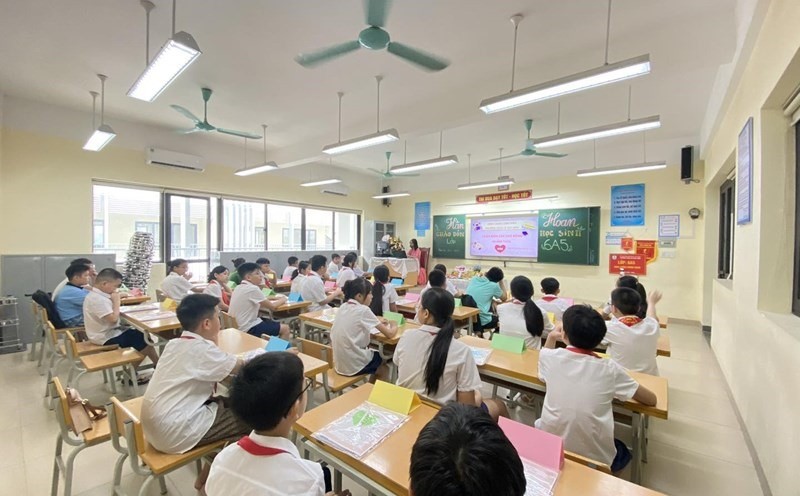 Quy định mới về dạy thêm: giáo viên và phụ huynh cần hiểu rõ để không vi phạm