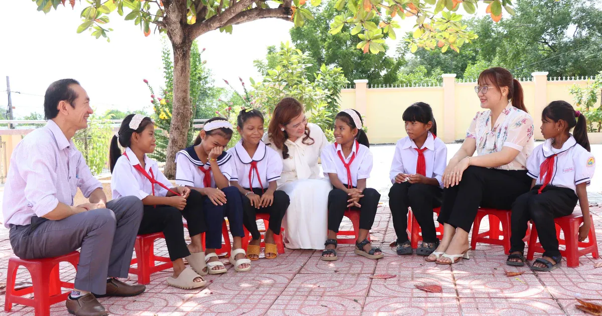 Hàng trăm học sinh trúng tuyển nhưng vắng lớp: Đâu là chiến lược kéo các em trở lại trường?