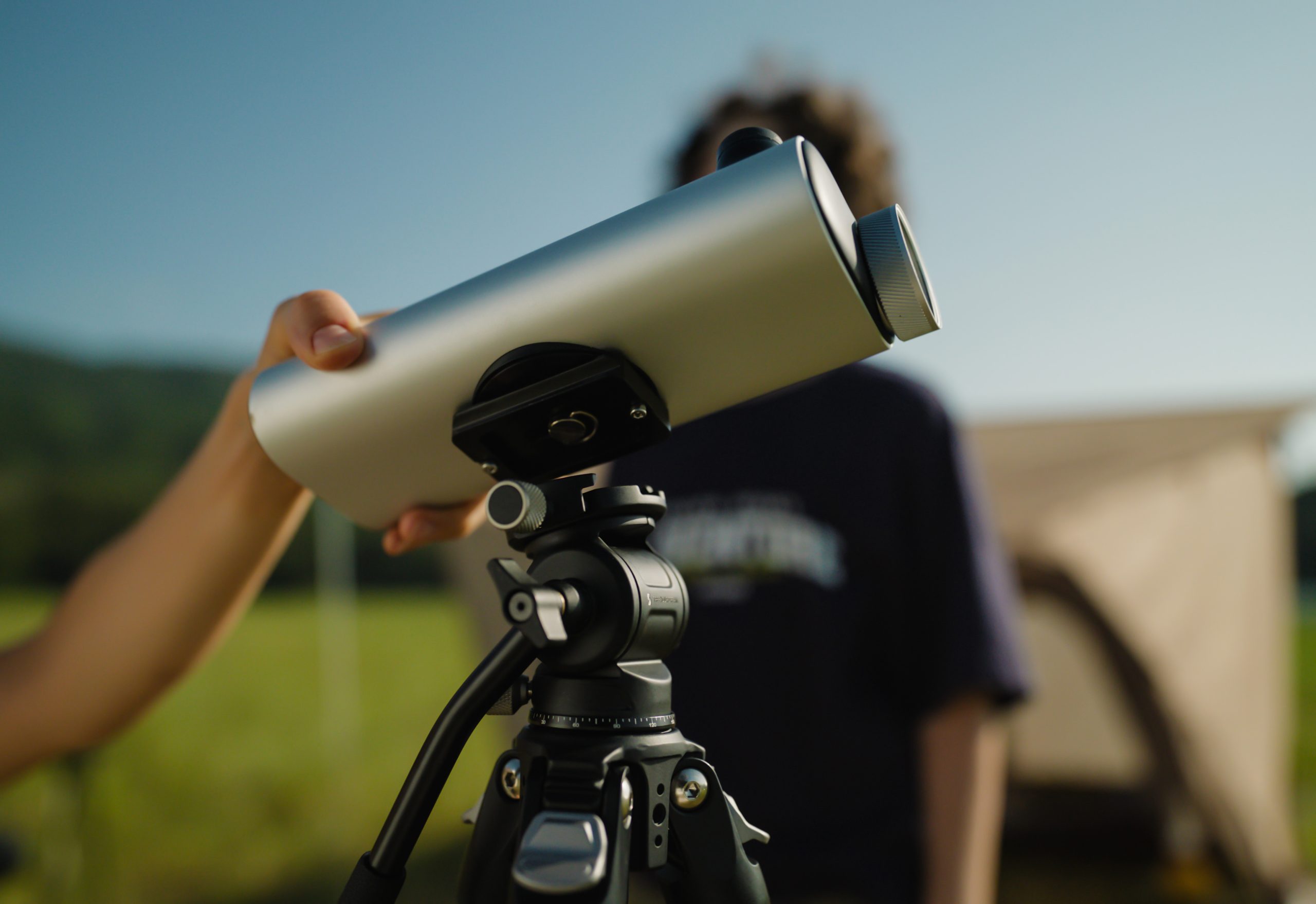 Qivika AI-Powered Smartphone Telescope: 24x zoom cho nhiếp ảnh chim hoang dã
