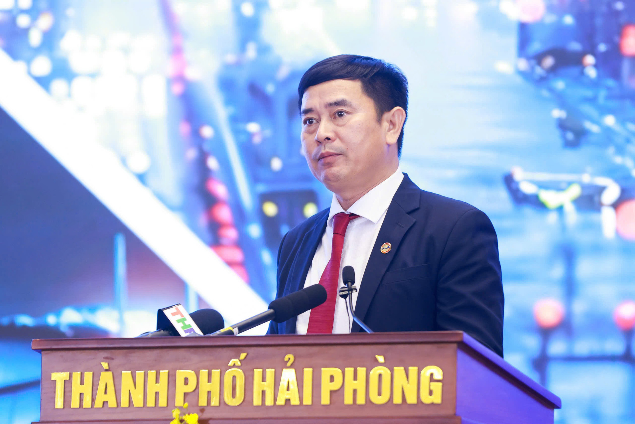 Từ đường bộ sang đường thủy: Đường giảm chi phí logistics ở cảng Hải Phòng