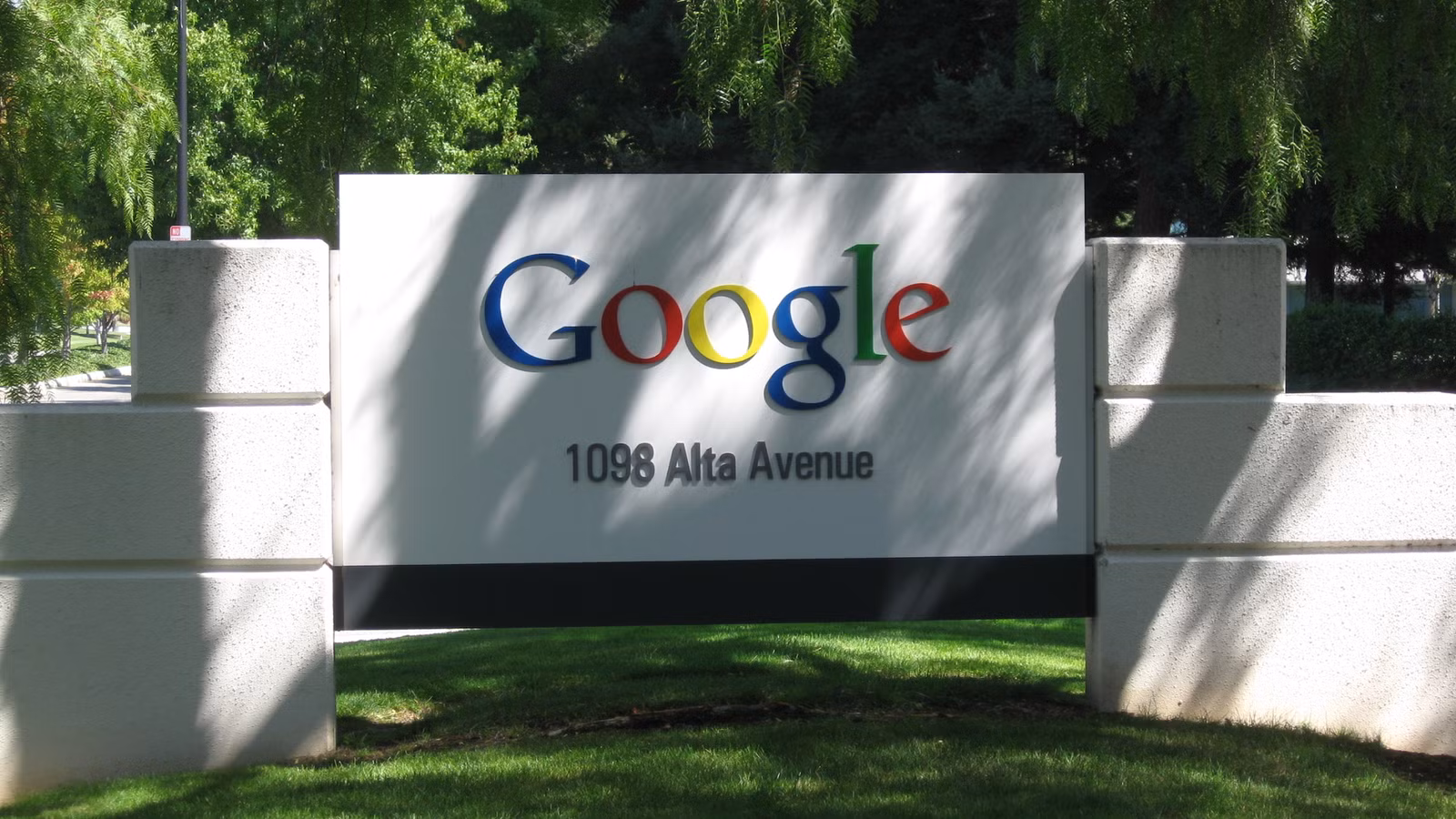 Google đưa chip AI lên quỹ đạo: bước ngoặt cho trung tâm dữ liệu vệ tinh