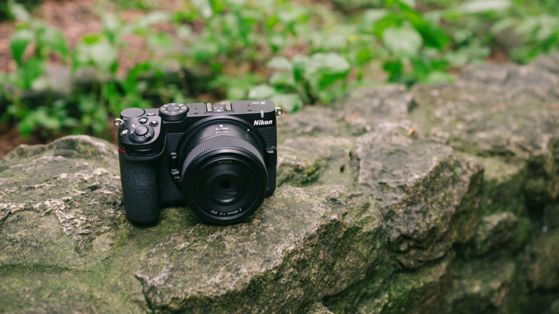 Nikon Z5IIC: Bỏ viewfinder để đổi lấy full-frame nhỏ gọn