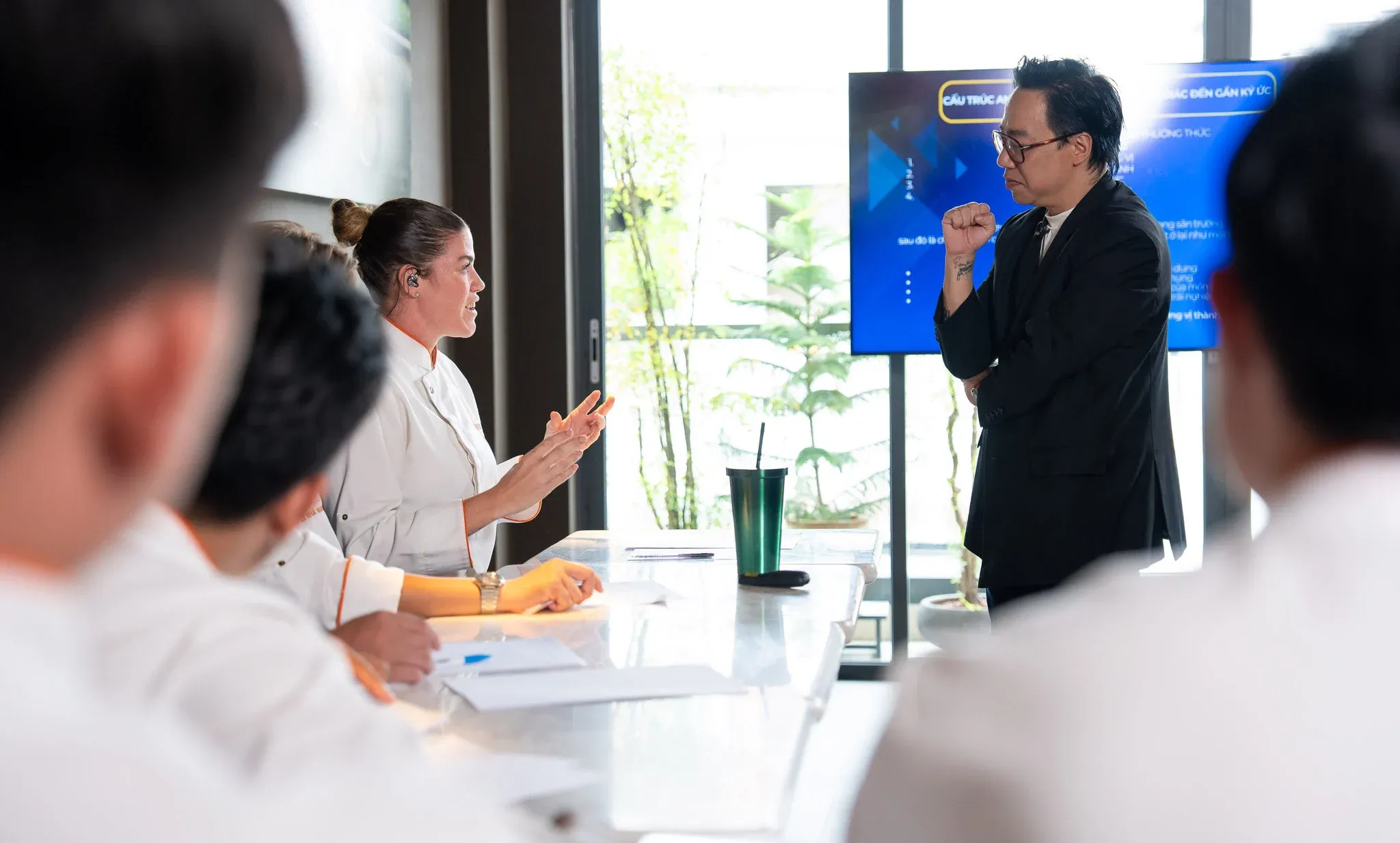 Khi bún riêu bước lên bàn ăn Michelin của Peter Cường Franklin