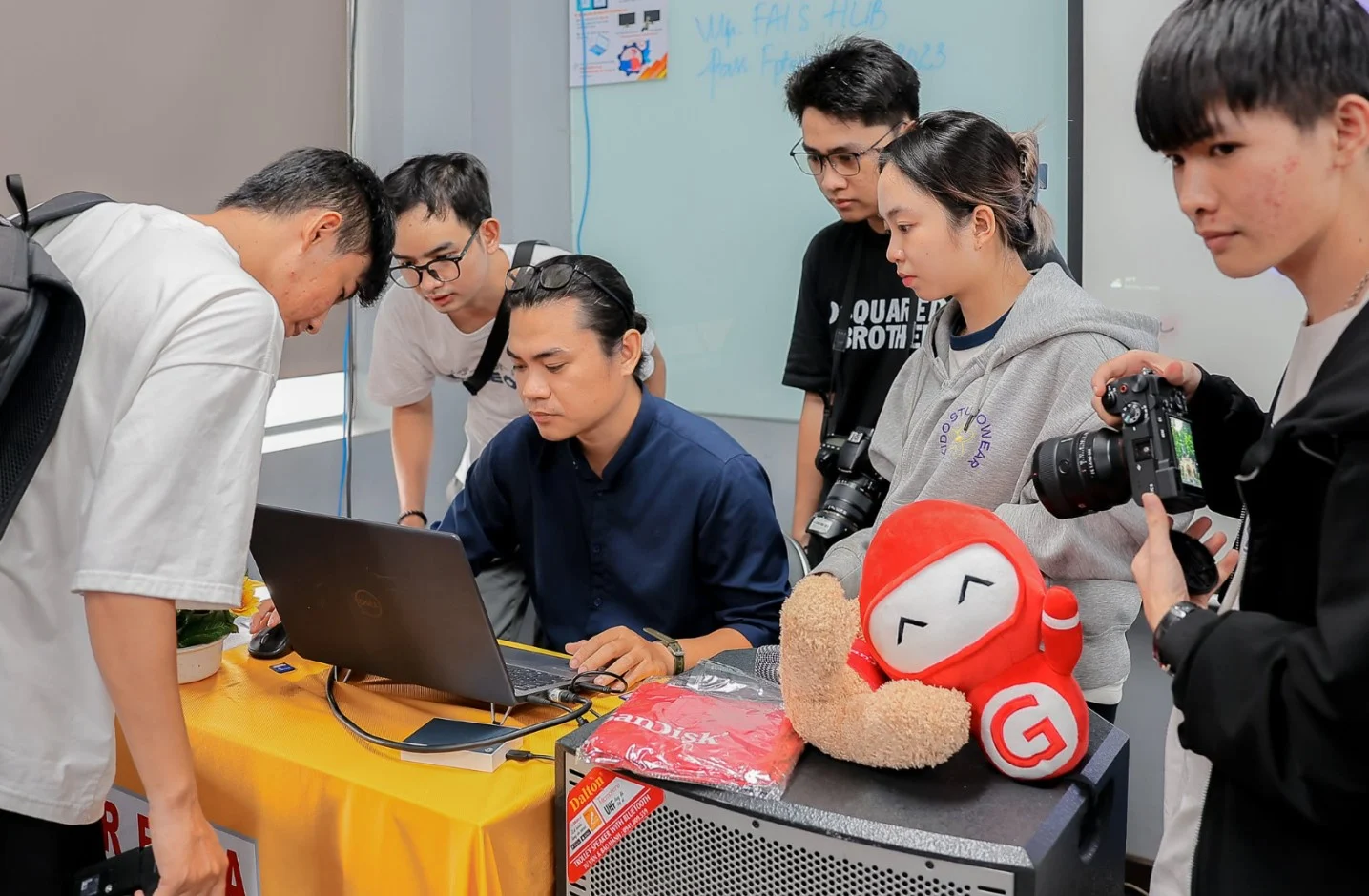 Vì sao kỹ sư phần mềm nên học cao học AI sớm