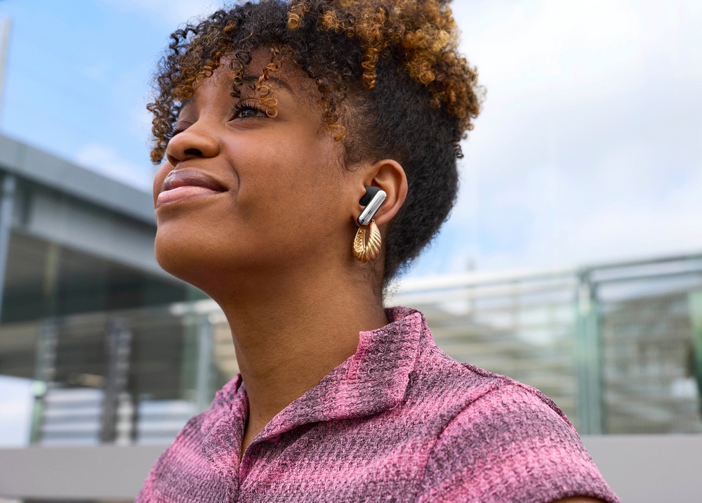 JBL Live Beam 4 giá 4,99 triệu: có đáng bỏ AirPods Pro?