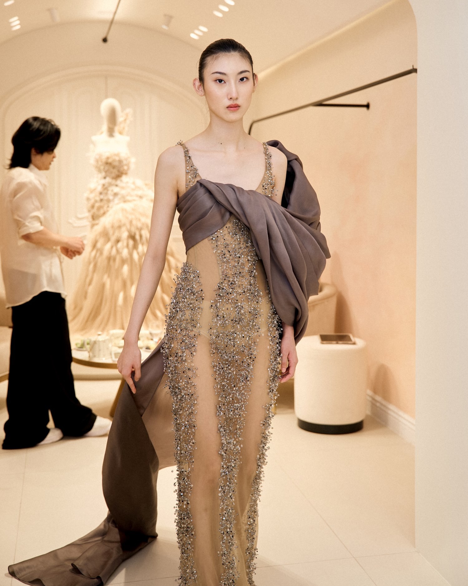 Nguyễn Phúc Tuấn mang di sản Huế lên sàn diễn Paris