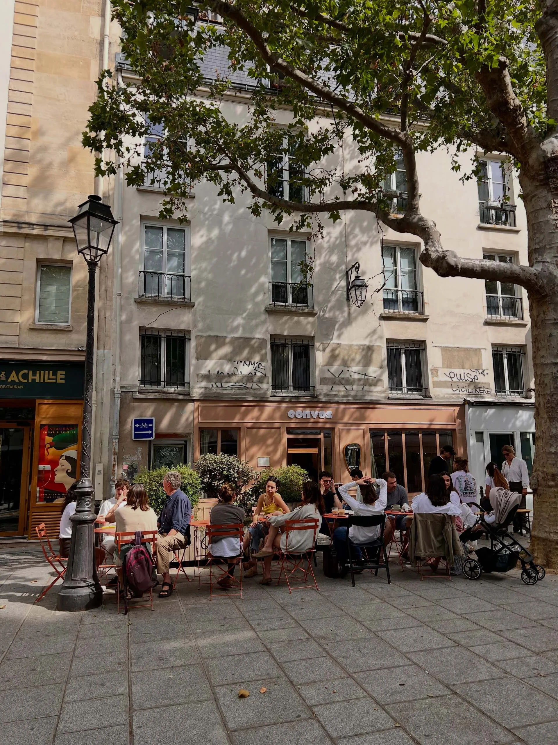 Phin cà phê Việt biến sự cố mất điện thành cơ hội ở Paris