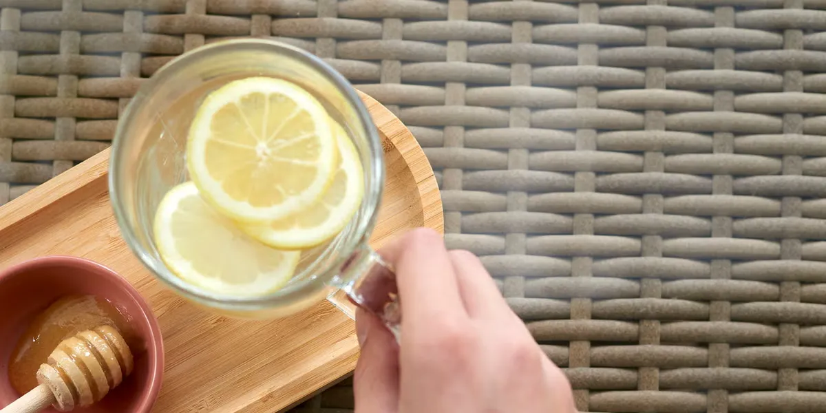 Nước detox từ chanh, dưa chuột và gừng: Hướng dẫn an toàn và hiệu quả từ chuyên gia dinh dưỡng