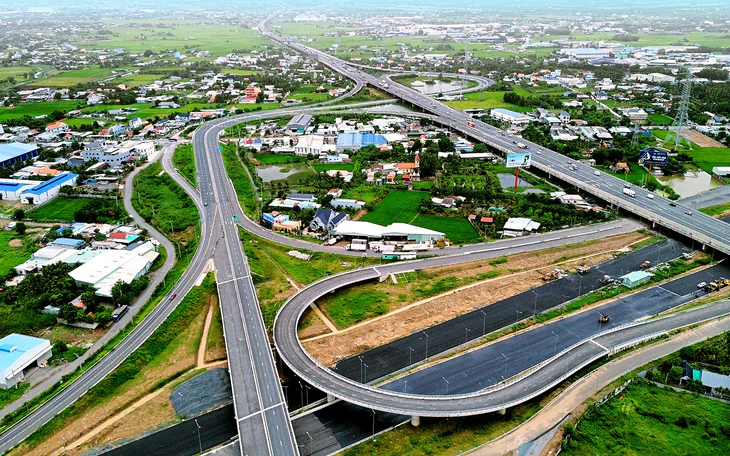 Cầu vượt biển Hòn Khoai: kỹ thuật khắc nghiệt và cuộc chạy đua tiến độ