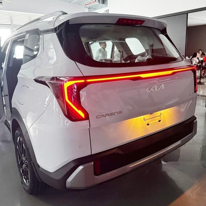 Kia Carens facelift nâng cấp mạnh để đấu Mitsubishi Xpander
