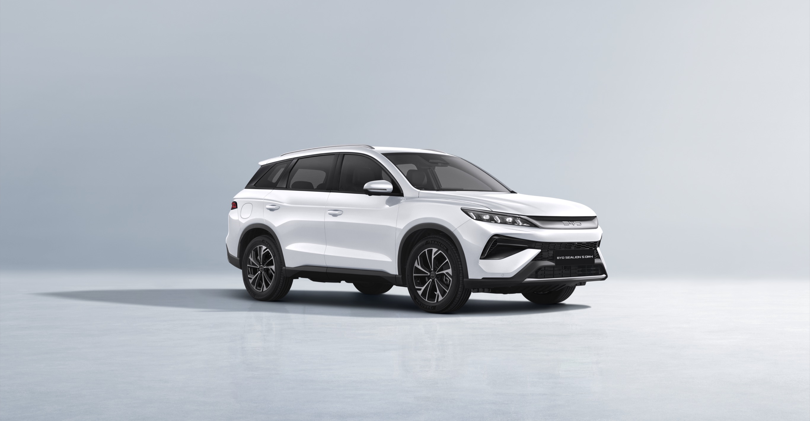 BYD Sealion 5 và Shark: hai quân bài hybrid mới đáng chờ đợi