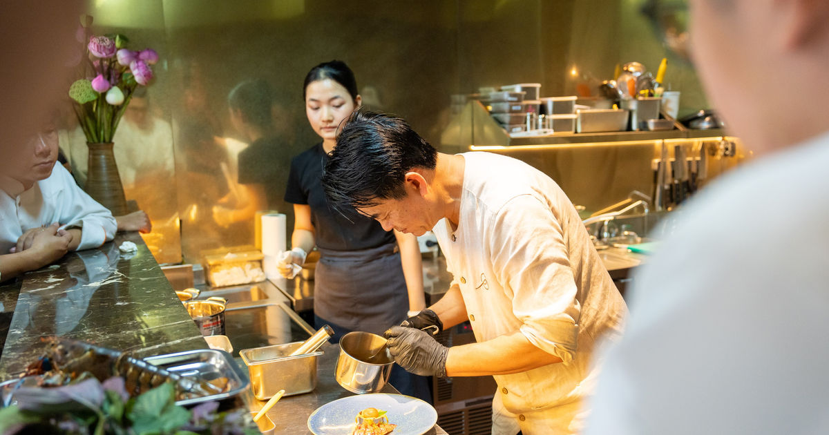 Bún riêu trên bàn tiệc cao cấp: Từ gánh vỉa hè đến tác phẩm fine dining
