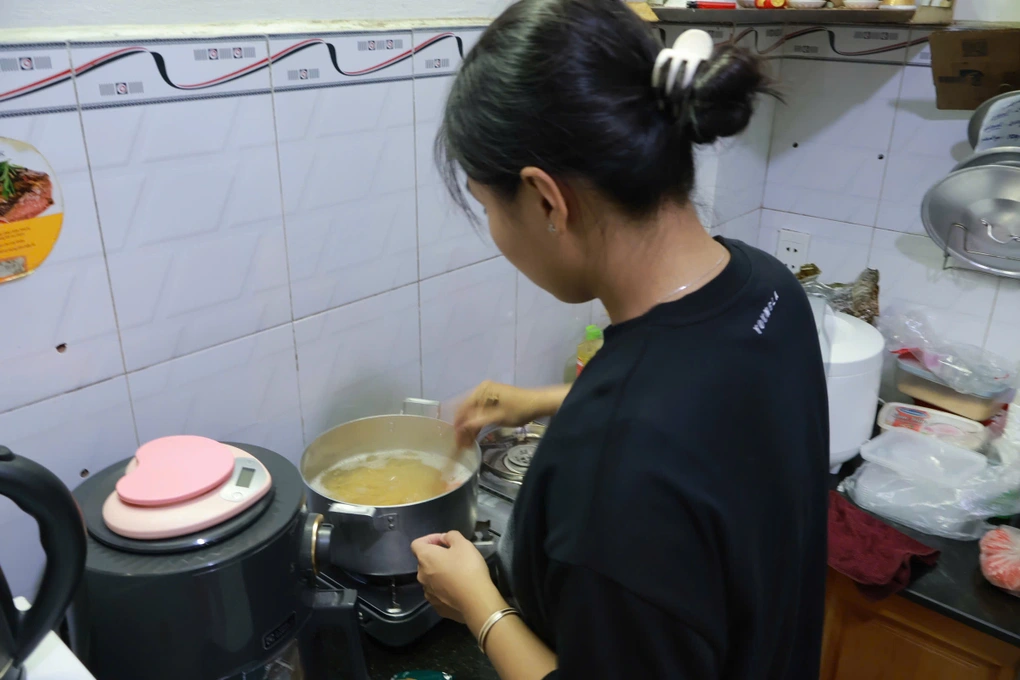 Từ bếp nhỏ đến sự nghiệp: Nấu ăn thuê kiếm sống bằng tình yêu ẩm thực