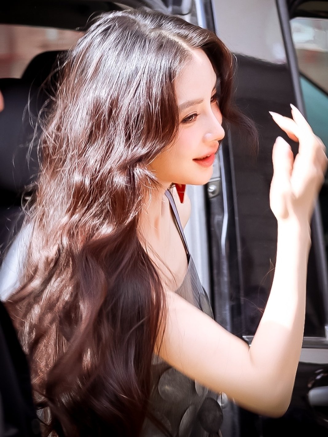 Angelababy tỏa sáng tại Milan Fashion Week cùng Marni