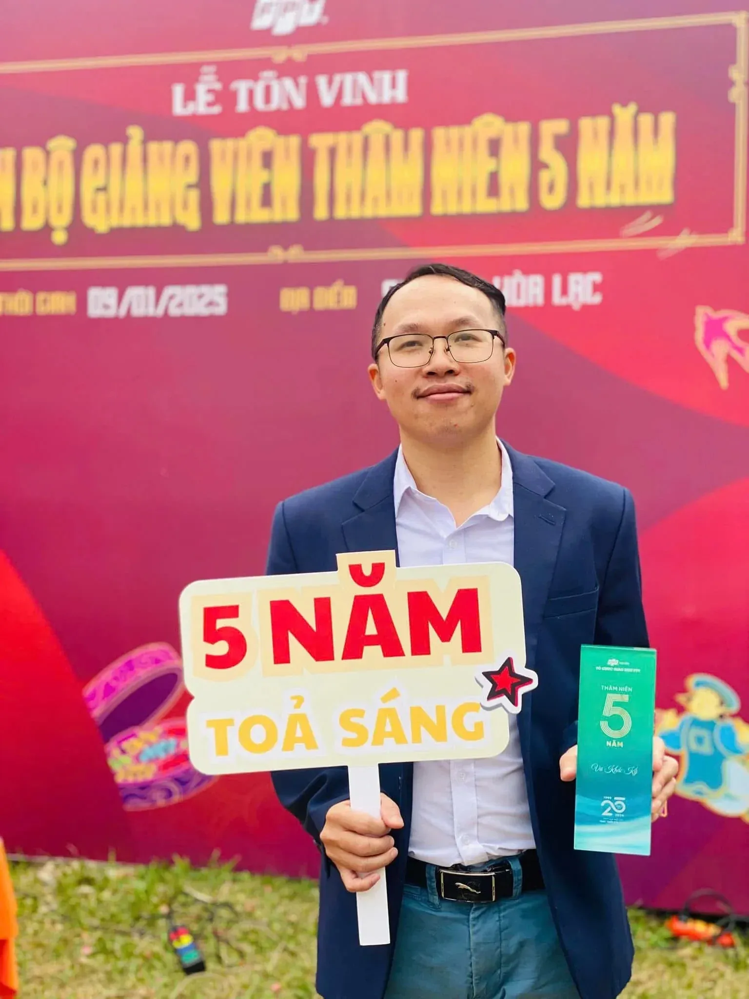 Nhà khoa học Việt Nam chứng minh giả thuyết Courtade-Kumar