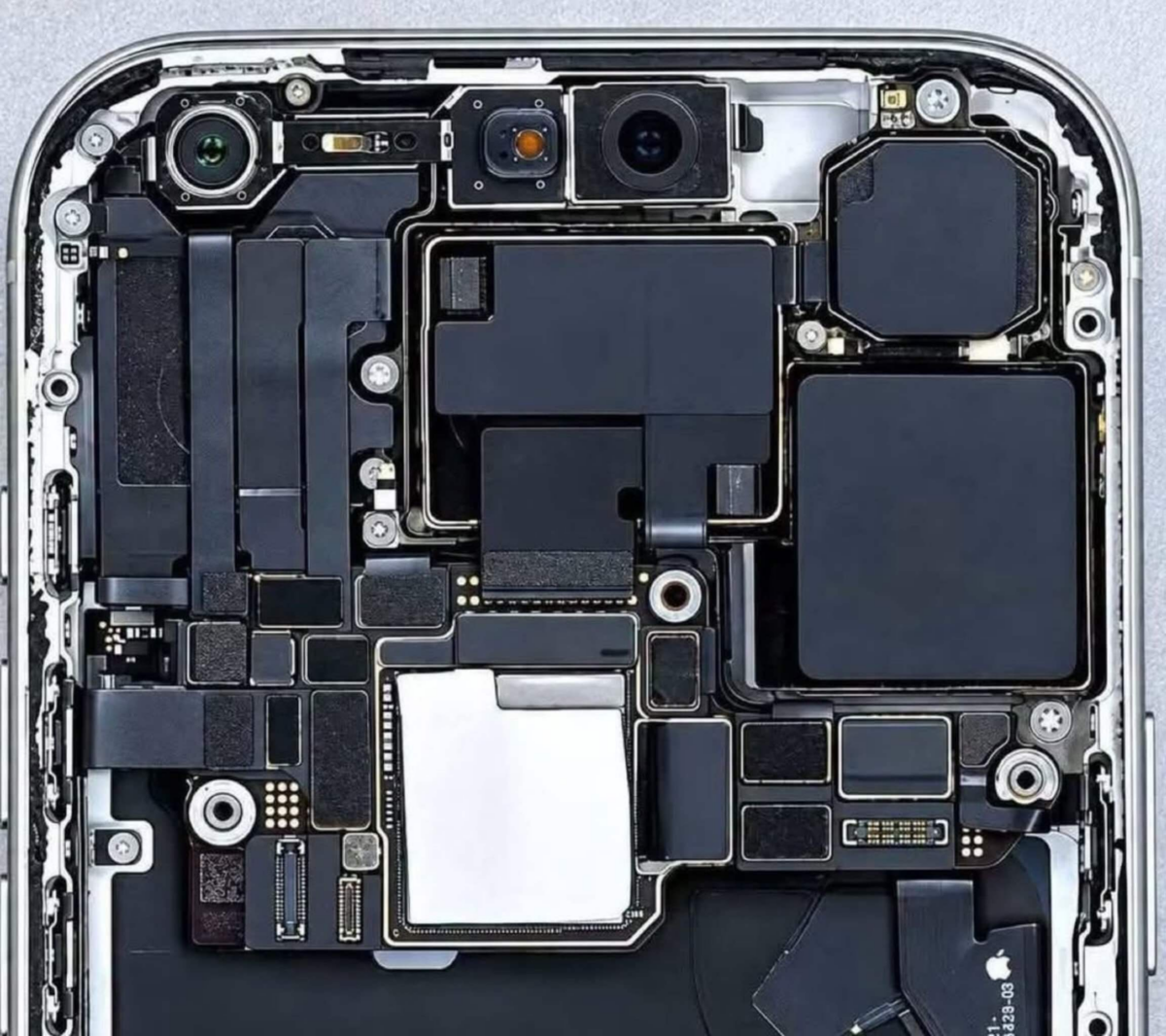 iPhone 18 Pro lỗi Face ID khiến máy đóng băng: người dùng nên làm gì?