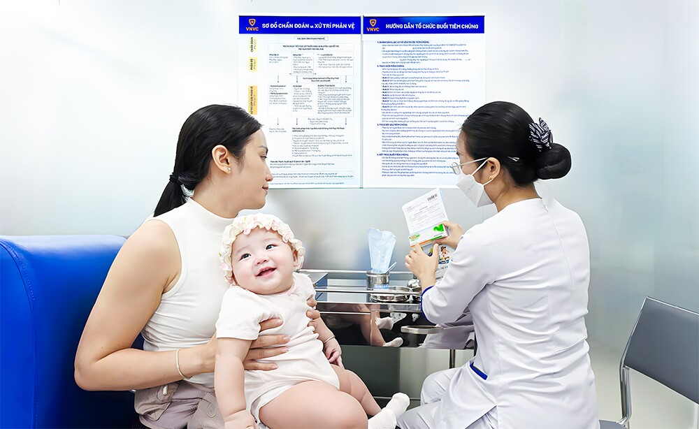 Vắc xin tay chân miệng EV71 chính thức có mặt: Cơ hội vàng bảo vệ trẻ nhỏ