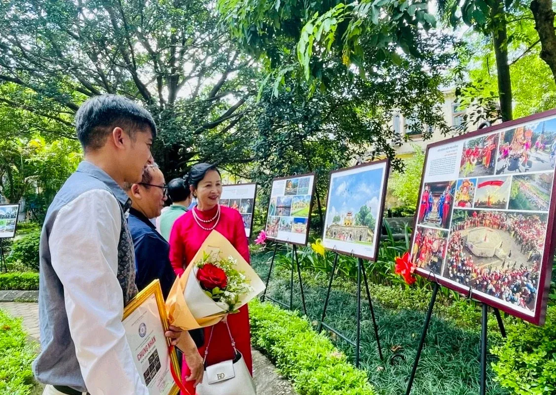 Lễ khai mạc Liên hoan Nhiếp ảnh Nghệ thuật Hà Nội lần thứ 13: 65 tác phẩm tôn vinh di sản thủ đô