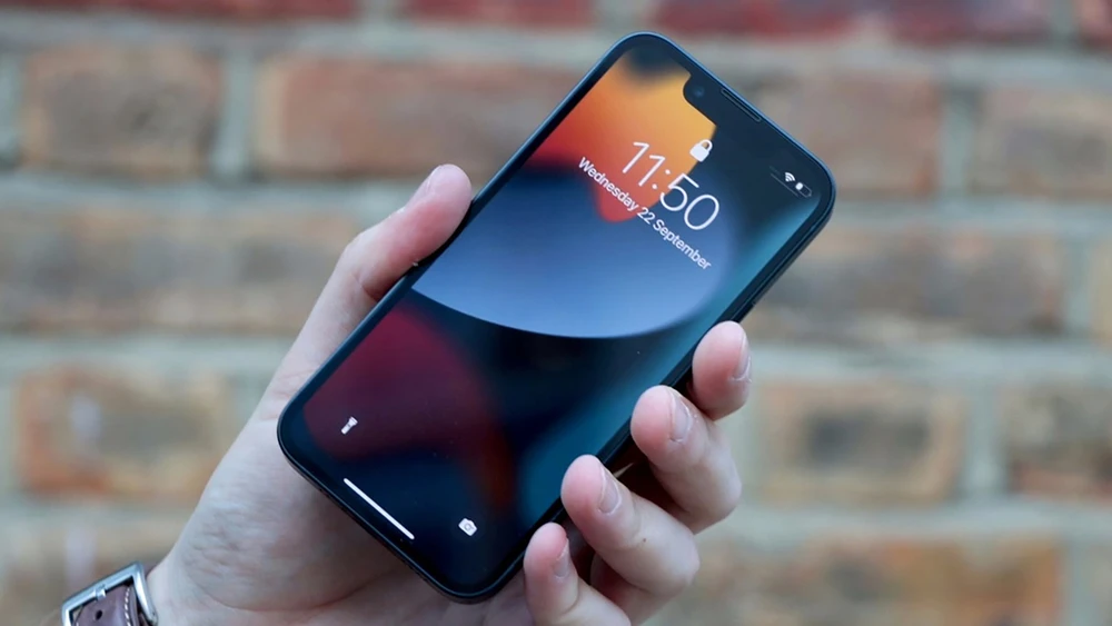 Smartphone màn hình lớn không gập: đối thủ mới của điện thoại gập?