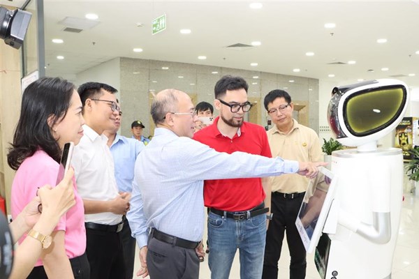 Robot AI làm thay công chức: Cú hích cho dịch vụ công thông minh